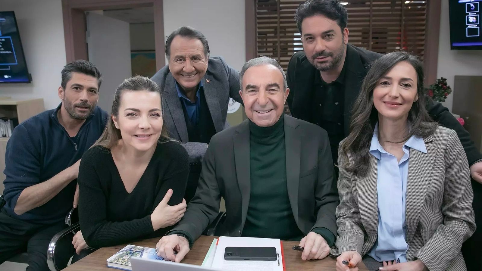 Arka Sokaklar'da Özlem Çınar'ın Veda Haberi