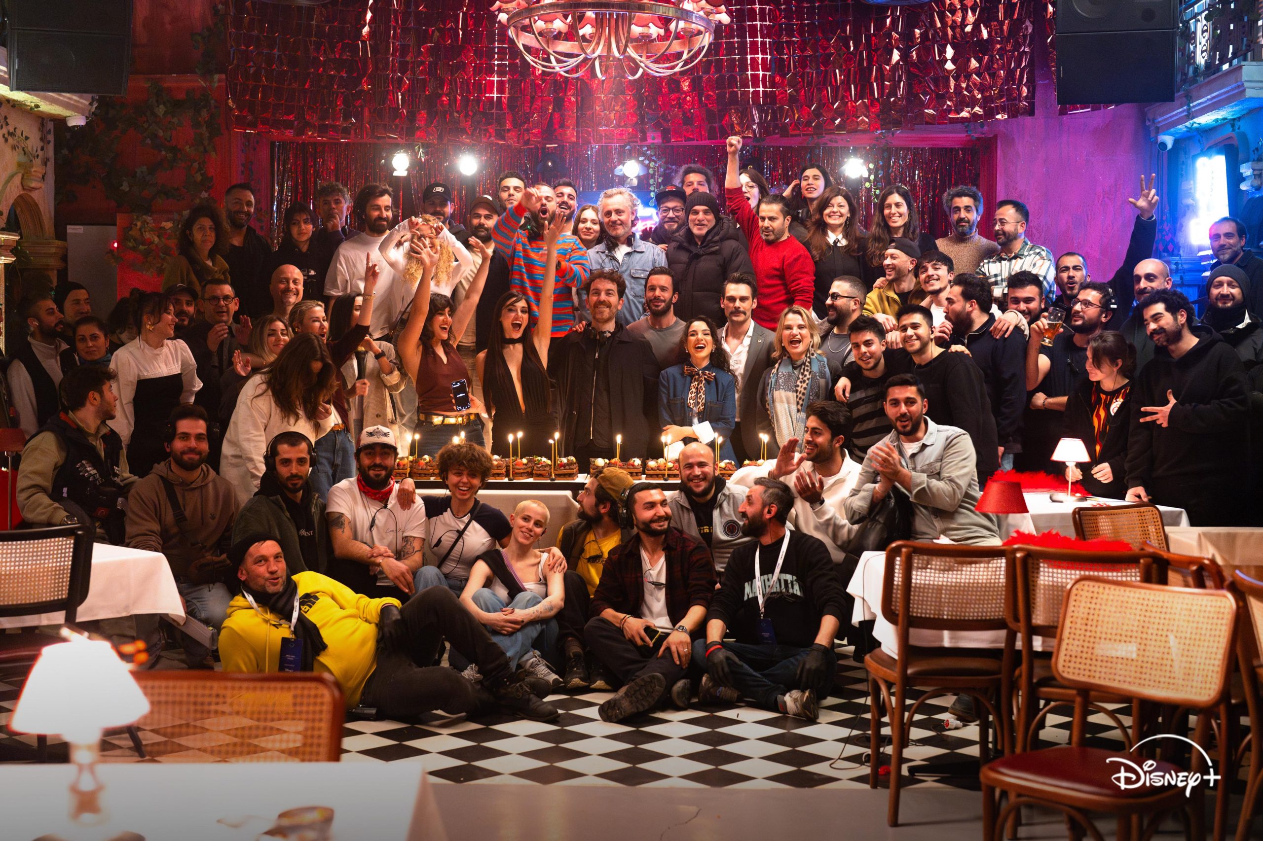 Aşkı Hatırla Dizisi: Hande Erçel ve Barış Arduç'un Buluşması