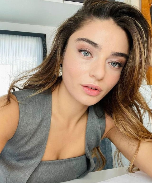 Ayça Ayşin Turan, Yeni Dizi ve Film Projeleriyle Gündemde