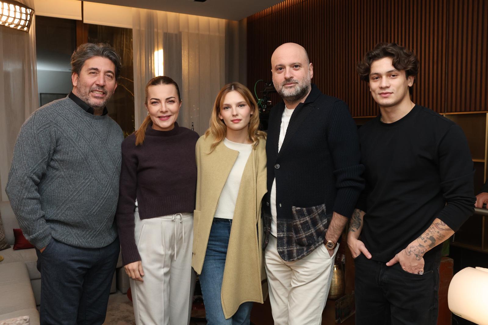 Burcu Kara'nın Aşk Sadece Bir An Filmindeki Rolü