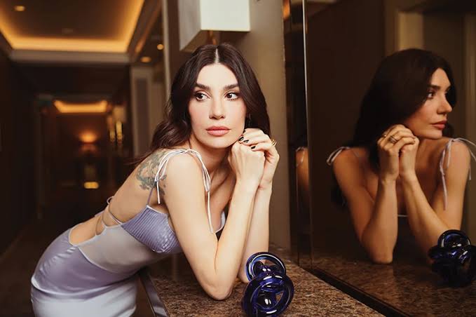 Burcu Kıratlı: Türk Oyuncunun Hayatı ve Kariyeri