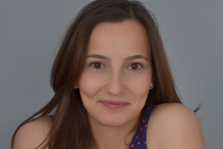 Burcu Tuna Kimdir?