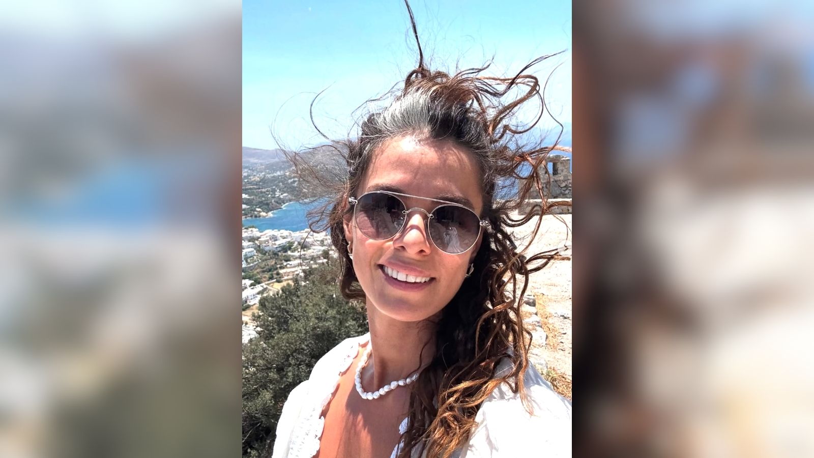 Çeşme’de Romantik Anlar: Özge Özpirinçci ve Burak Yamantürk’ün Sahil Keyfi