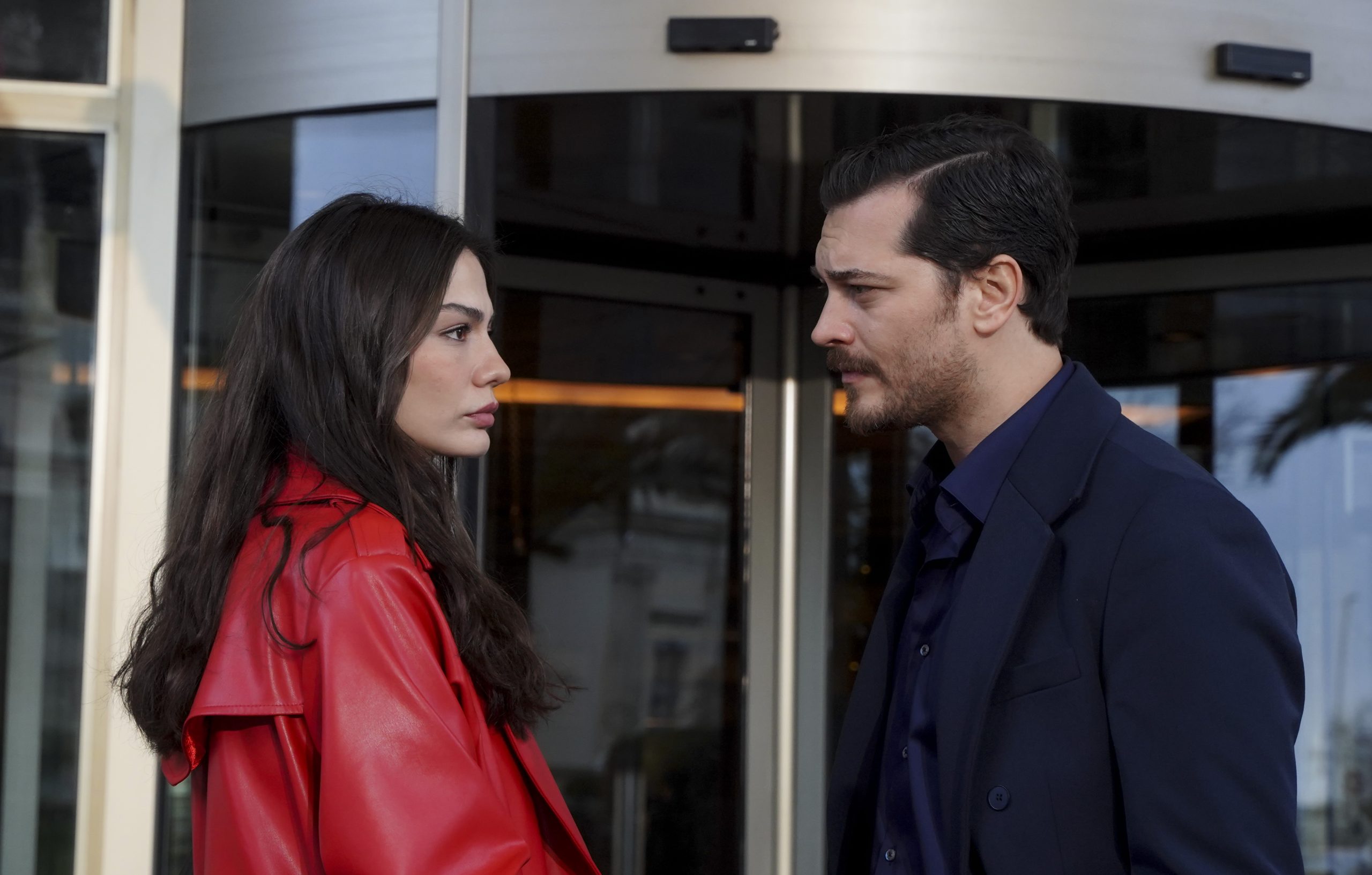 Eşref Rüya Dizisi: Demet Özdemir'in Yeni Projesi