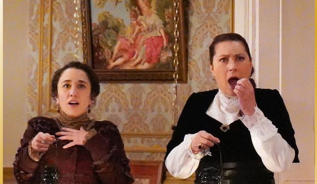 Hande Erçel'in Yeni Projeleri: İki Dünya Bir Dilek