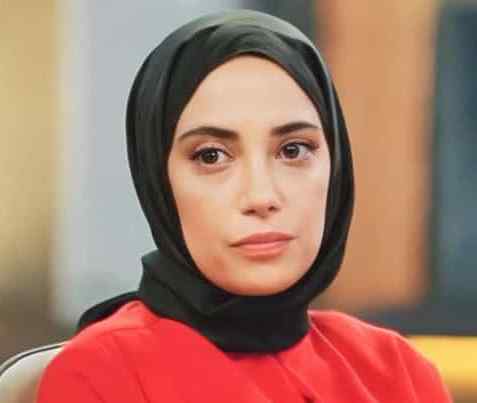 Kızılcık Şerbeti Dizisi Tesettür Kıyafetleri ve Kombinleri 2024