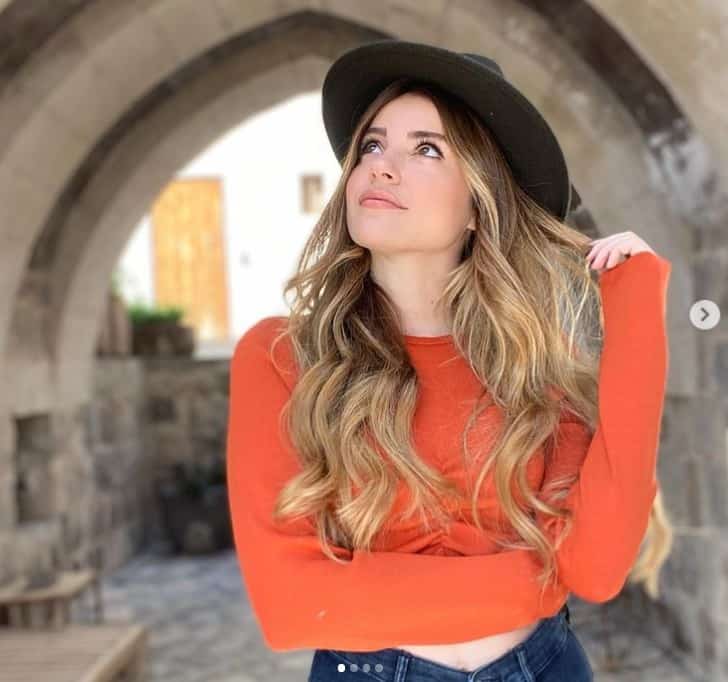 Ezgi Şenler – Pınar