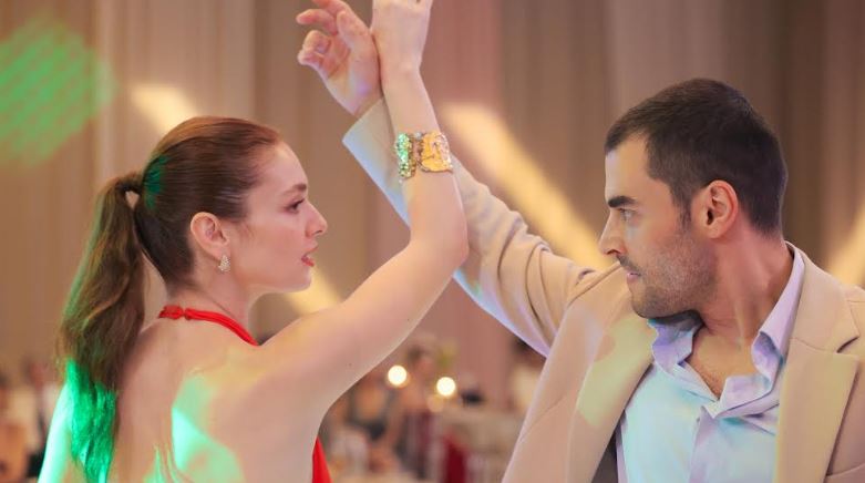 Veliaht 3. Bölüm Varışının Ardından: Zafer Karslı ve Aileyle Yeni Başlangıçlar