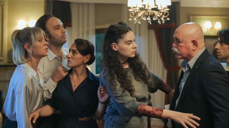 Veliaht Dizisi 4. Bölüm Özeti ve Öne Çıkan Anlar: Derya'nın Hamleleriyle Gerilim Artıyor